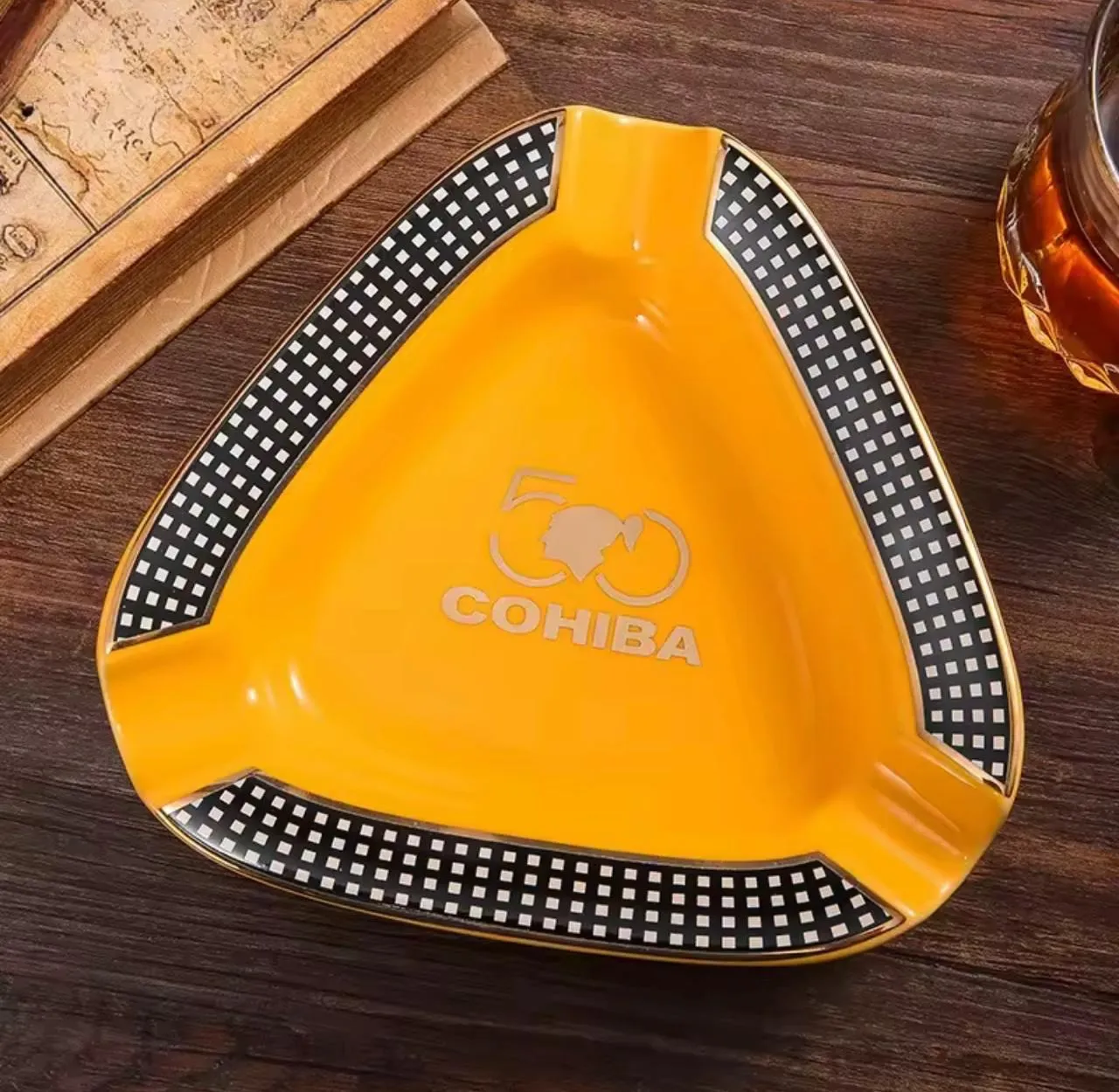 Cinzeiro De Cerâmica Para 3 Charutos Cohiba Luxo Amarelo - Unidade - Imagem 2